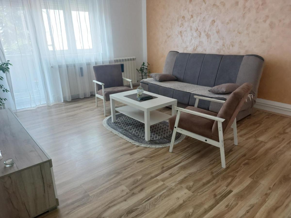 Apartman Centar Sremska Mitrovica Exterior photo