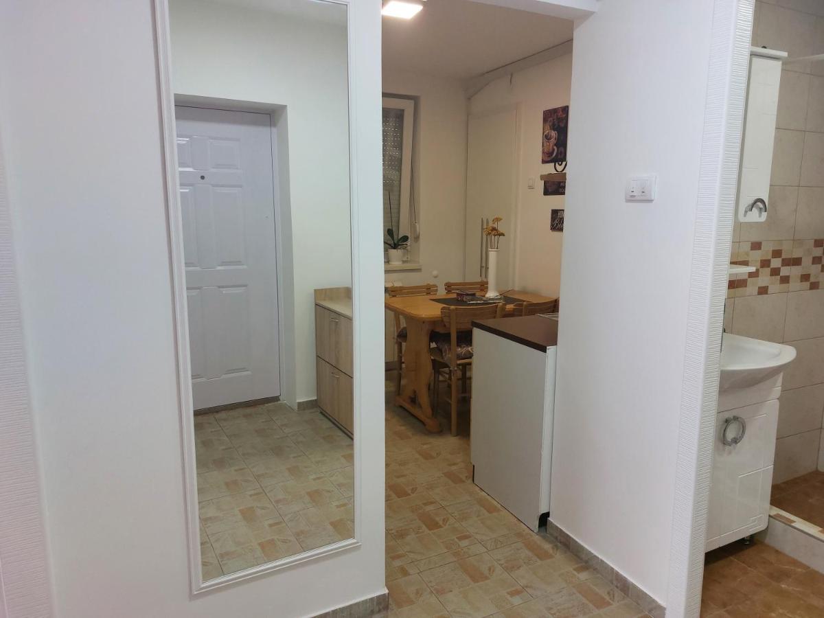 Apartman Centar Sremska Mitrovica Exterior photo