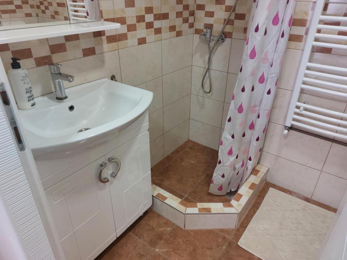 Apartman Centar Sremska Mitrovica Exterior photo